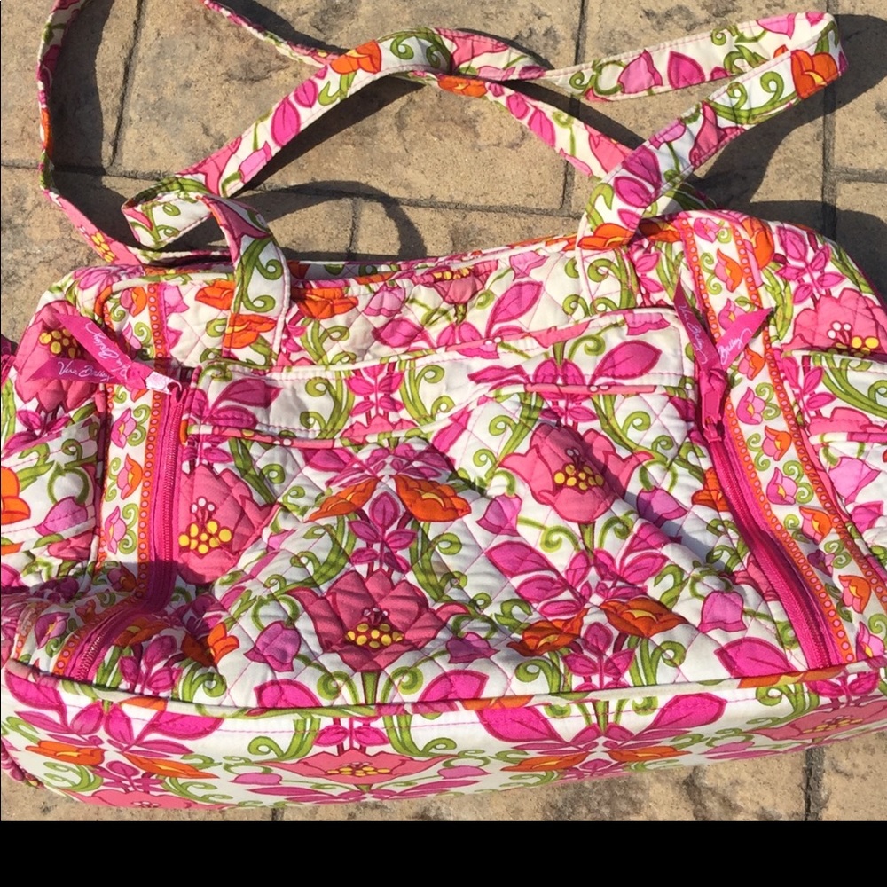 Vera Bradley cute and colorful diaper bag 💼